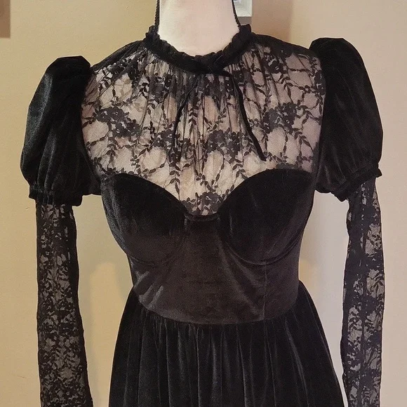 Dolls Kill x Wizard Of Oz Dress - Picture 6 of 15